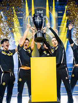 Vitality soulève la coupe de Katowice